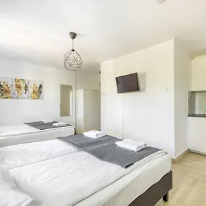 https://labo-apartment-niepodlegoci.warsawhotelspoland.com