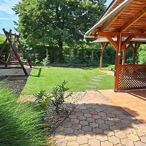 https://iza-vendeghaz.hotels-hajduszoboszlo-hungary.com